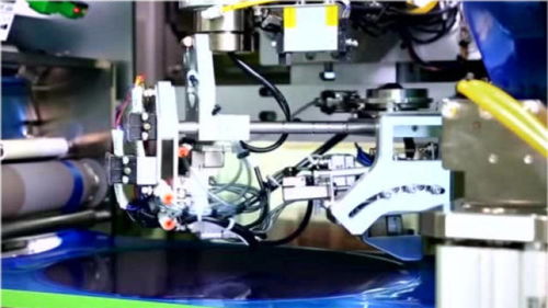 突破芯片生產(chǎn)最大難關(guān),28納米光刻機橫空出世,網(wǎng)友 牛